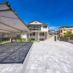 Gardenia Apartment