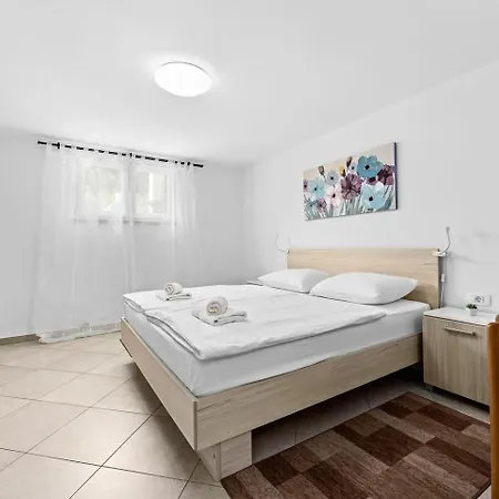 아파트 Gardenia 포레치