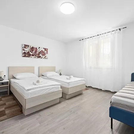 Gardenia Apartment